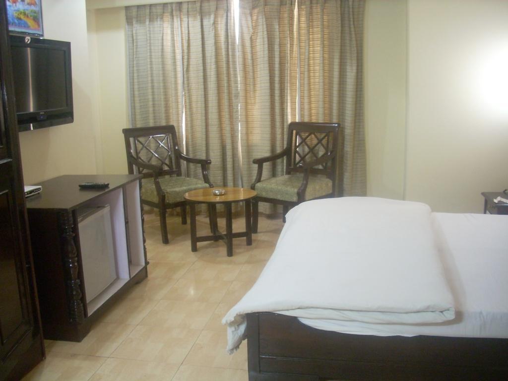 Hotel Ganga Ratan Agra  Δωμάτιο φωτογραφία