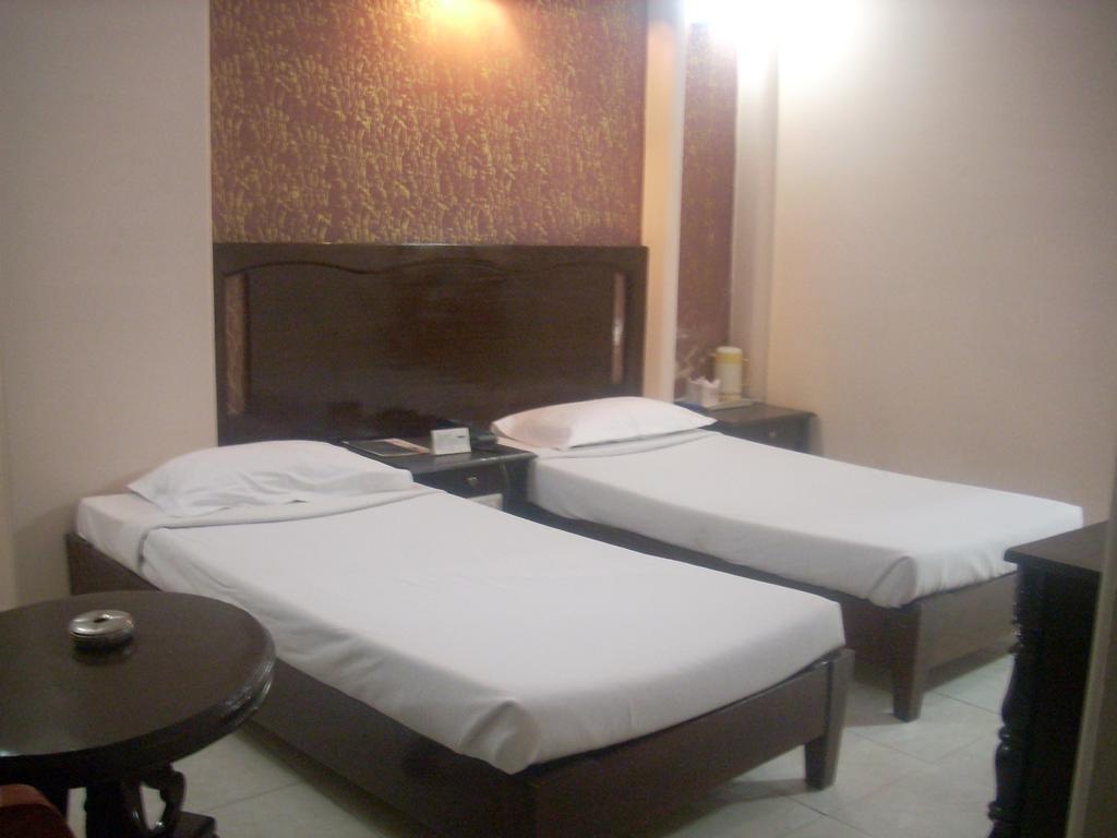 Hotel Ganga Ratan Agra  Δωμάτιο φωτογραφία