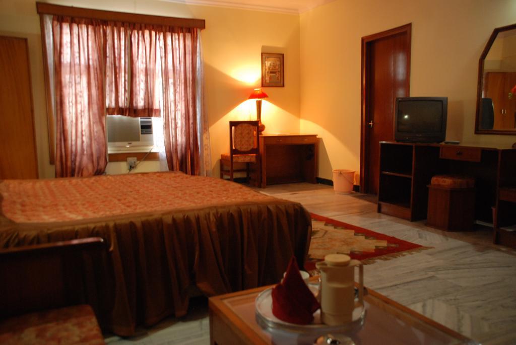 Hotel Ganga Ratan Agra  Δωμάτιο φωτογραφία